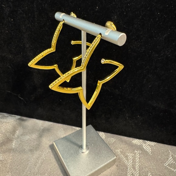 Louis Vuitton Elegant Logo Gold Star Earrings - Picture 1 of 7